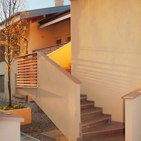 לינה וארוחת בוקר Bombyx