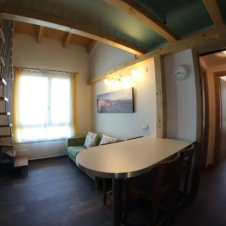 Bombyx לינה וארוחת בוקר