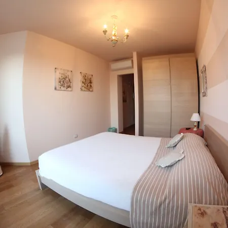 Bombyx לינה וארוחת בוקר 3*