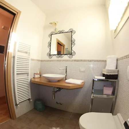 Bombyx לינה וארוחת בוקר ברגמו