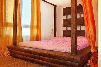 Bed and Breakfast Bombyx 3*