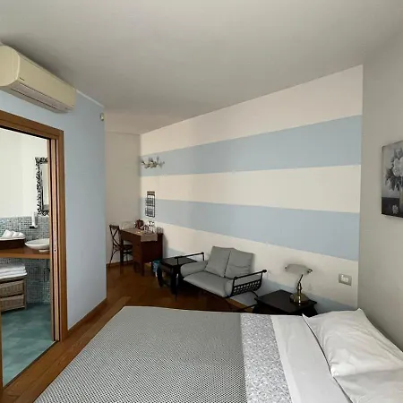 Bombyx Bed & Breakfast 3*