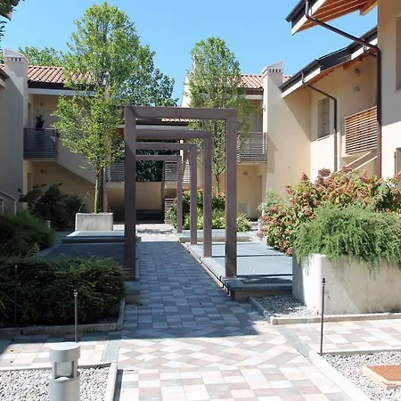 Bombyx לינה וארוחת בוקר 3*